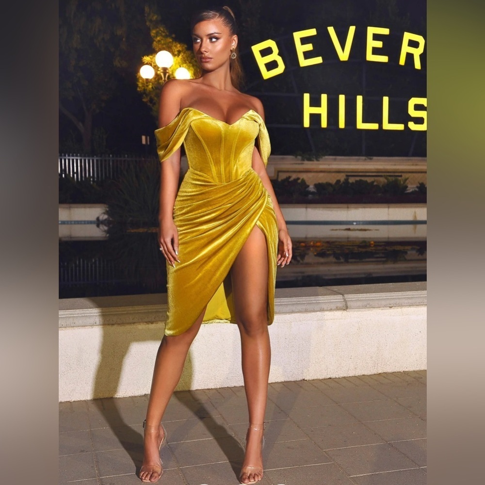 NWT Miss Circle Omaria Gold Velvet Off Shoulder Corset Dress, Size S